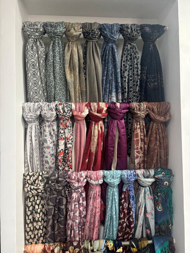 Dark scarves